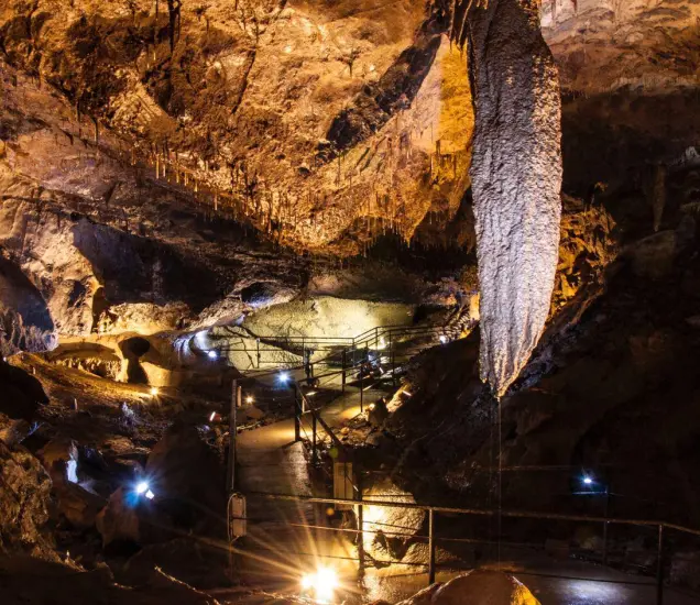 Crag Cave Featured Photo